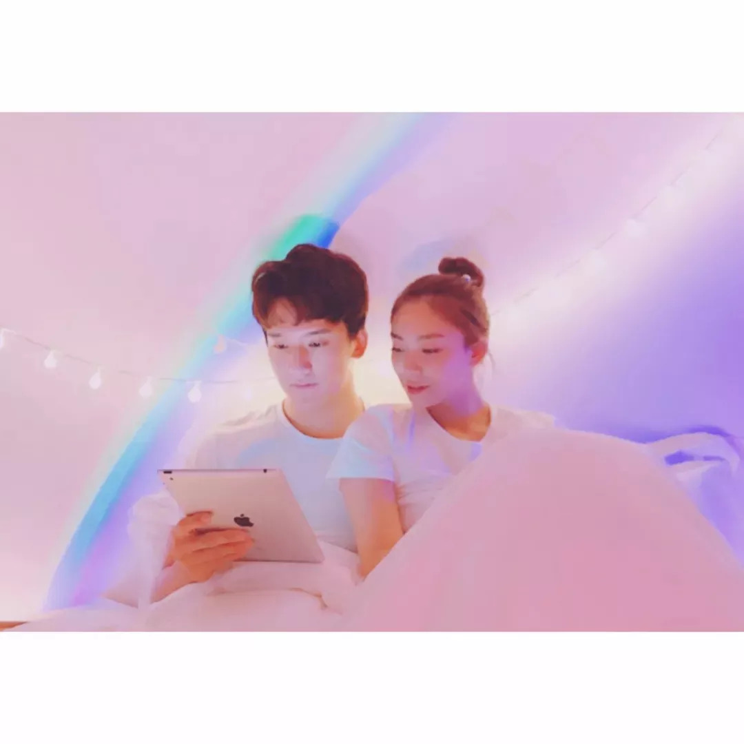 最新白邊情侶頭像2024，愛的日常趣事與甜蜜瞬間