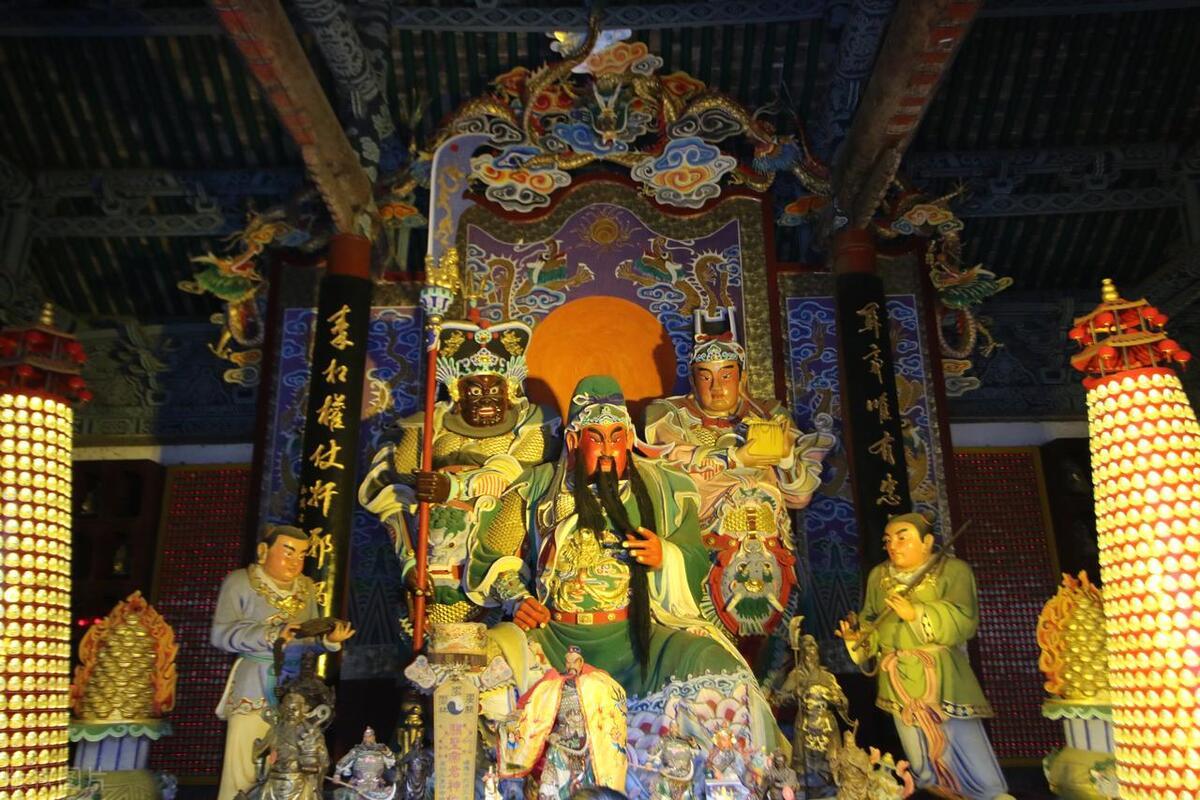 師尊人中講道最新,師尊人中講道最新，小巷深處的特色小店探秘