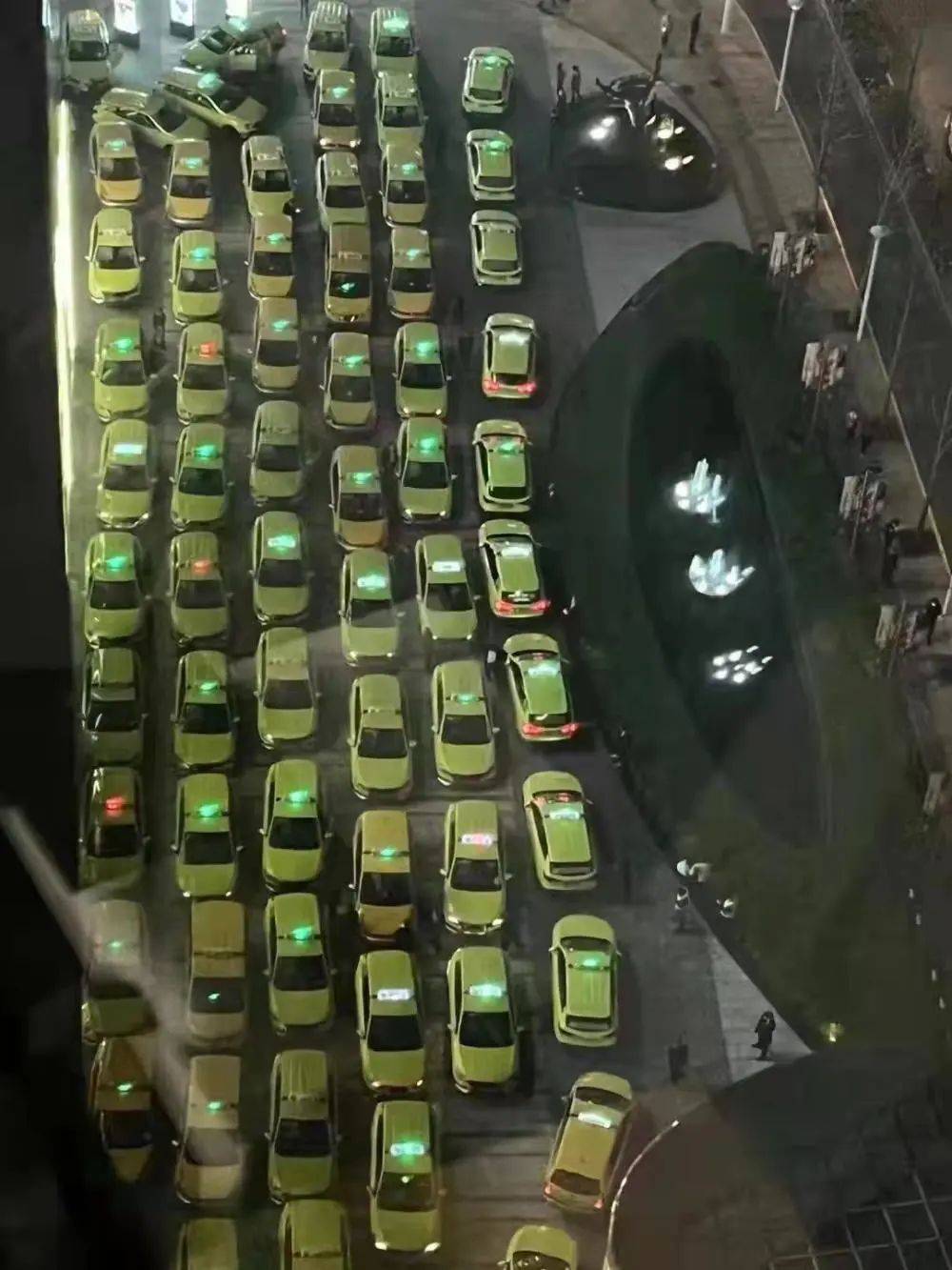 澳門王中王100%期期準確,數(shù)據(jù)解析引導(dǎo)_流線型版15.938