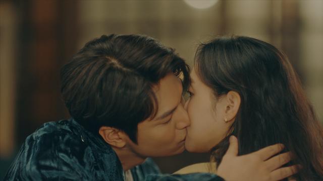 最新吻戲心動瞬間，甜蜜愛情誓言的每一吻！