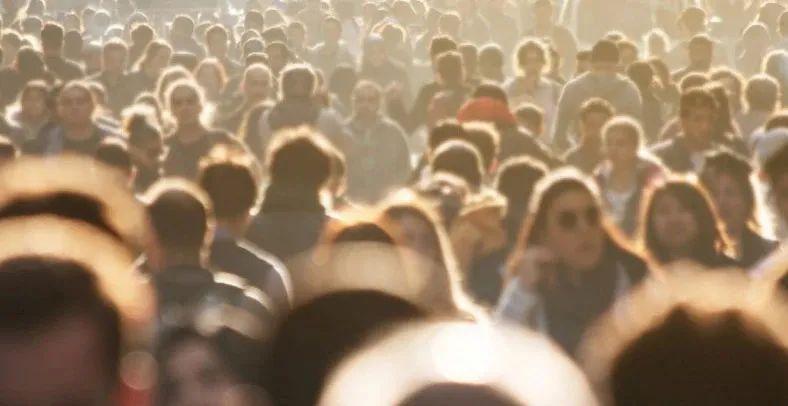 最新疫情復(fù)陽背景下，變化中的學(xué)習(xí)與自信成就的力量鑄就新篇章