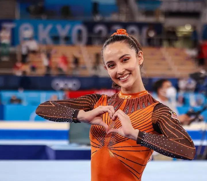 最新法拉女神與大自然美景的邂逅，內(nèi)心平和的追尋