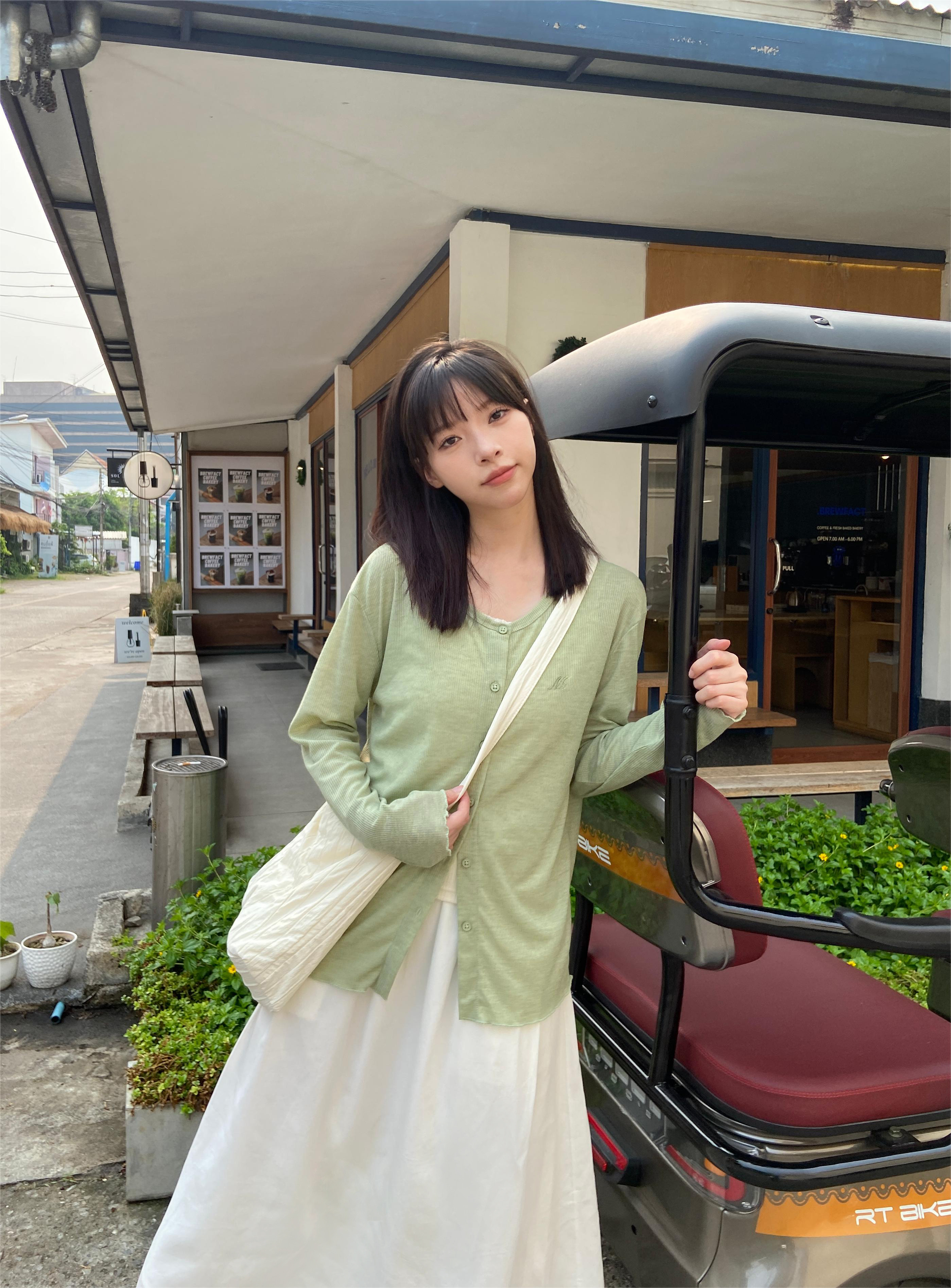 探索小巷中的隱藏美食寶藏，最新素人美食之旅 2024