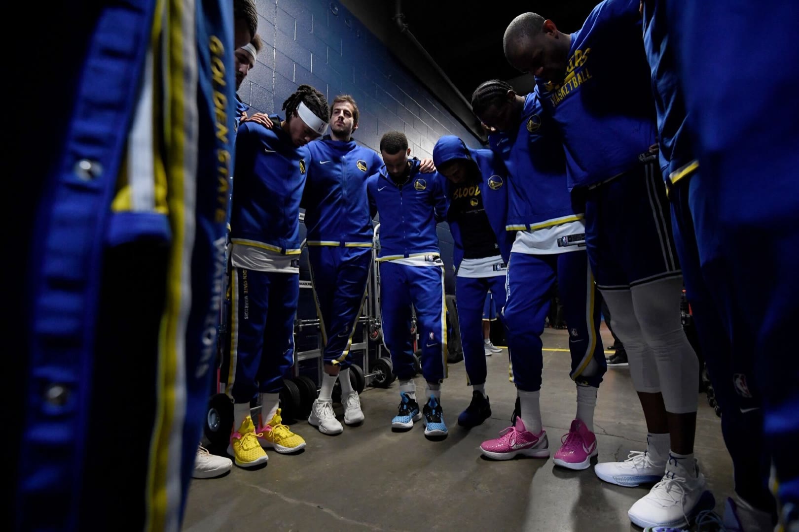 時代之光下的榮耀軍團(tuán)，勇士最新照片曝光