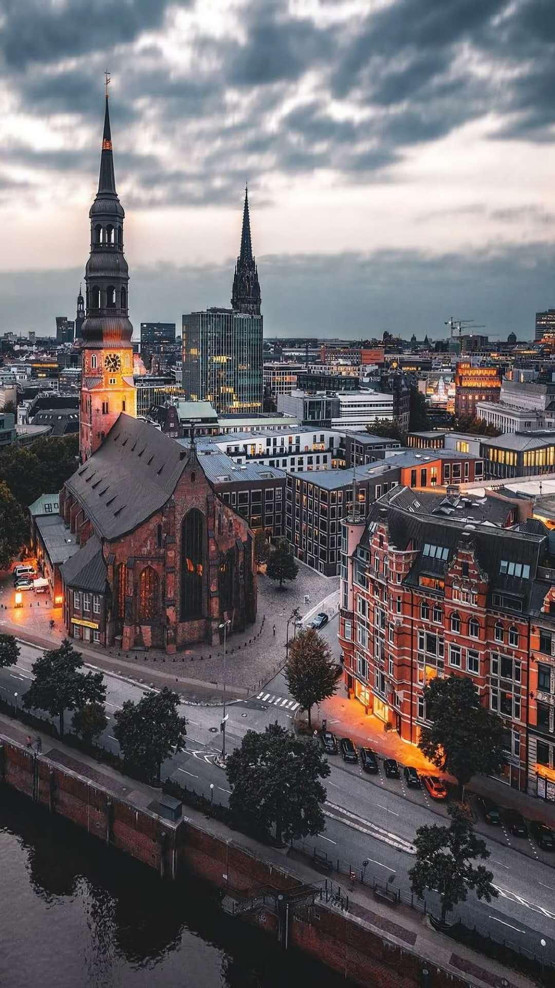 街景變遷中的世界，自信與成就感的探索與學習