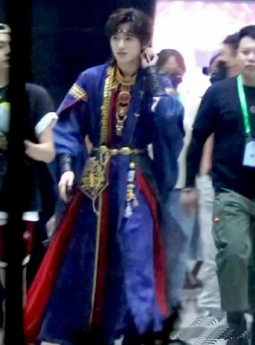 王牌最新路透照揭秘，小巷深處的獨特風情