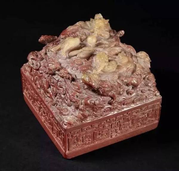 時代之光下的璀璨明珠，最新款寶雕亮相！